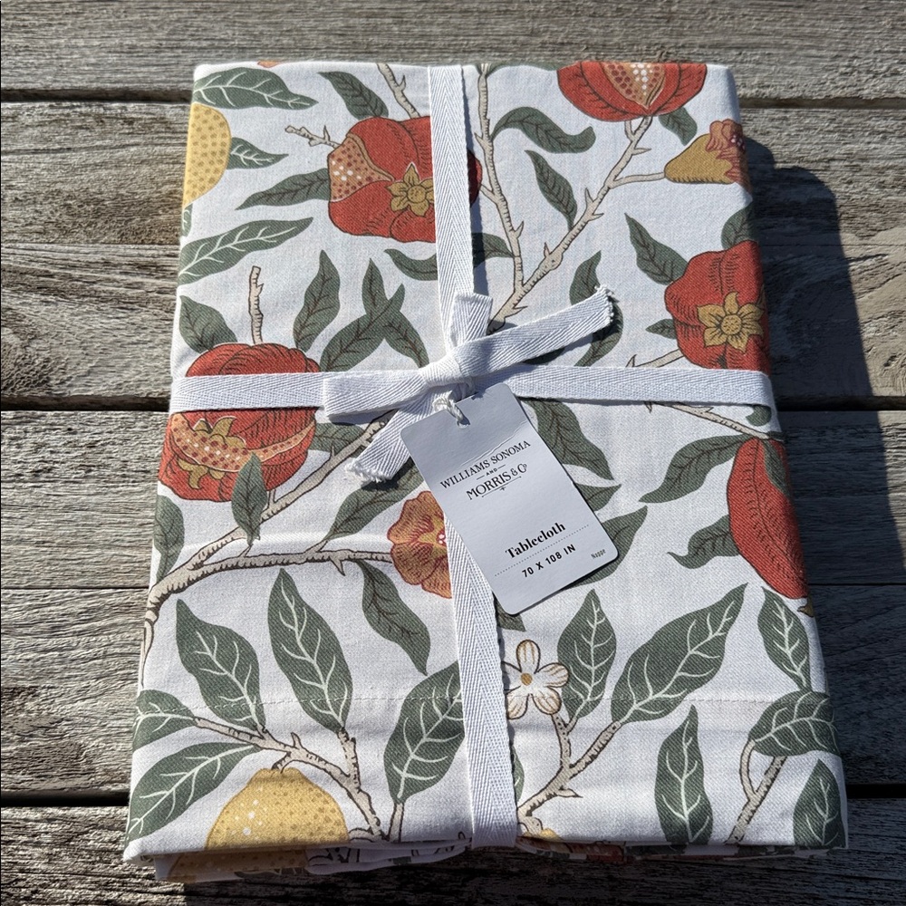 Morris & Co.‎ x Williams Sonoma Fruit Tablecloth 70" x 108" NWT